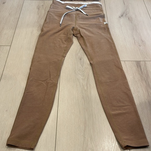 Vuori vibe elevation active bra & leggings set - Picture 6 of 12